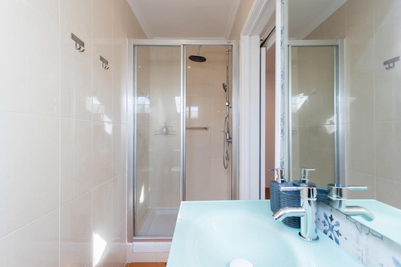Rato Cozy 3Br W/Balcony - By Lu Holidays Leilighet Lisboa Eksteriør bilde